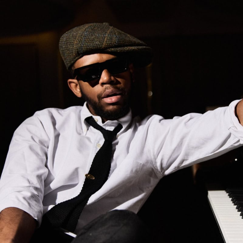 01_SeanMason_EBAR-1-scaled_800x800_acf_cropped Sean Mason