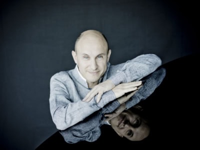 NelsonGoerner12-Credit-Marco-Borggreve-1-scaled_400x300_acf_cropped